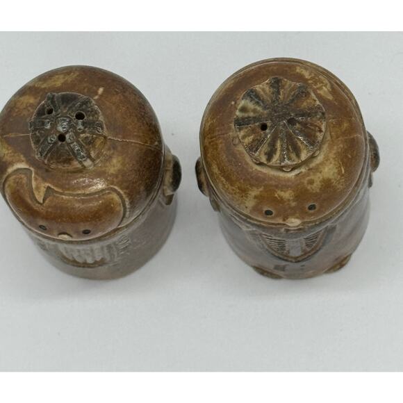 Vintage King and Queen Chess Piece Salt and Pepper Shaker - Picture 4 of 4